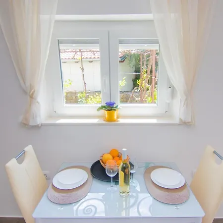 Apartman Mara Krk Town Extérieur photo